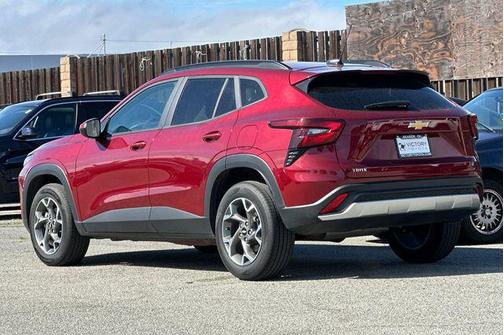 2025 Chevrolet Trax LT