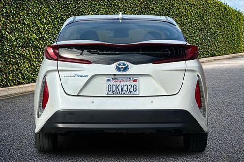 Blizzard Pearl 2017 Toyota Prius Prime Advanced