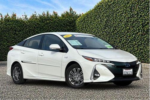 Blizzard Pearl 2017 Toyota Prius Prime Advanced