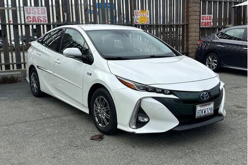 Blizzard Pearl 2017 Toyota Prius Prime Advanced