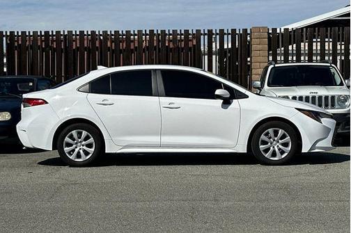 Ice Cap 2025 Toyota Corolla LE