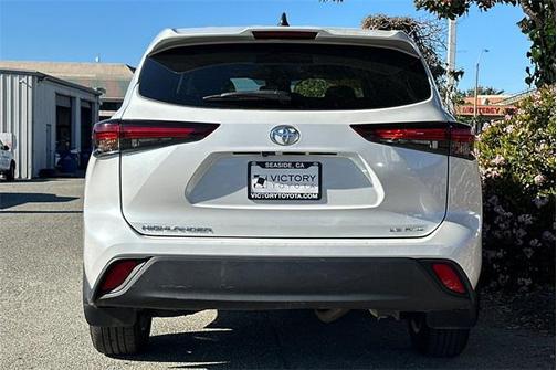 2024 Toyota Highlander LE