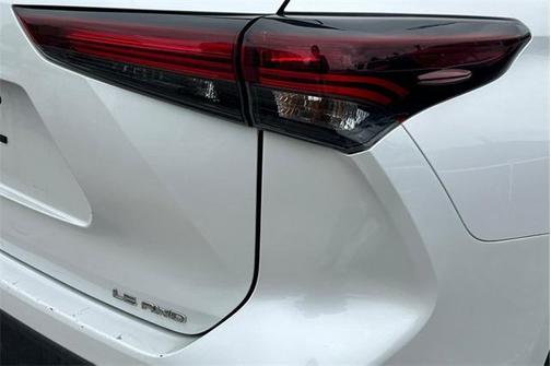 2024 Toyota Highlander 