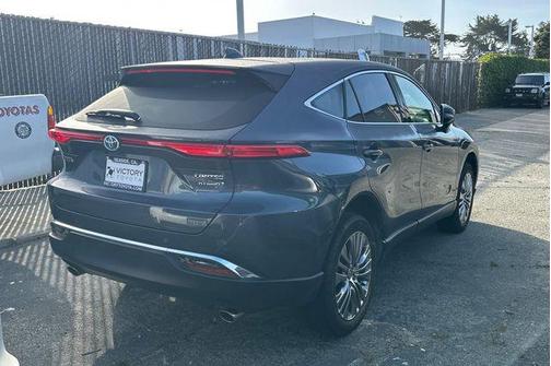Coastal Gray Metallic 2021 Toyota Venza Limited