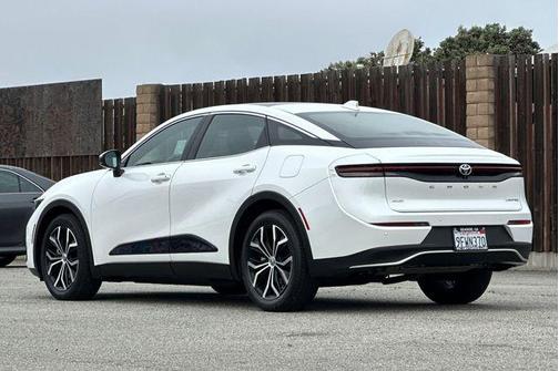 Oxygen White 2023 Toyota Crown Limited