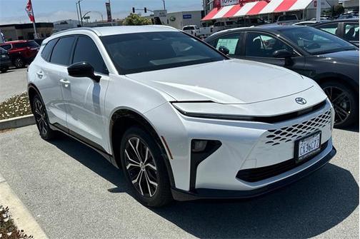 2025 Toyota Crown Signia XLE