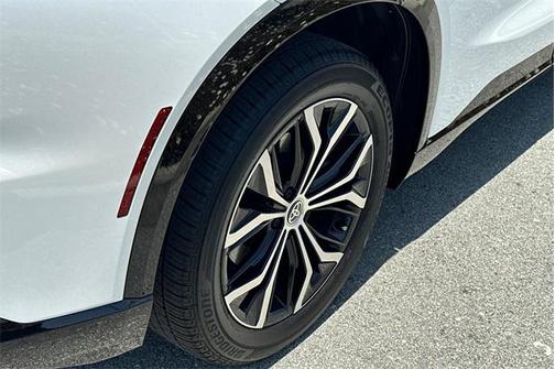 2025 Toyota Crown Signia XLE