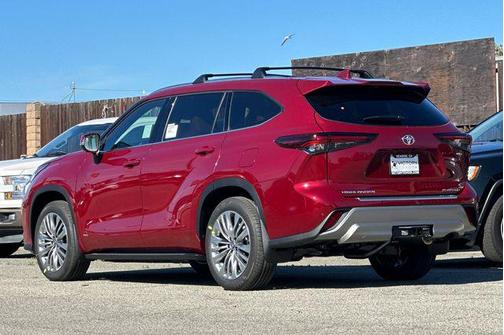 Ruby Flare Pearl 2026 Toyota Highlander Hybrid Platinum