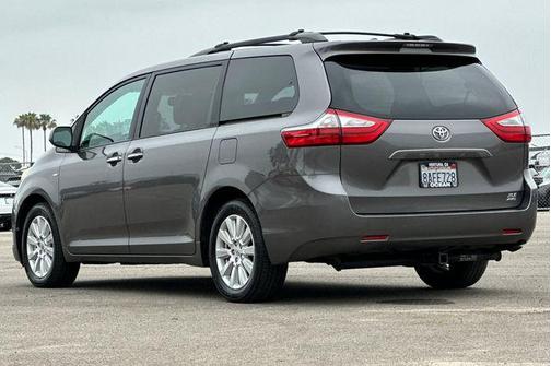 Predawn Gray Mica 2017 Toyota Sienna XLE