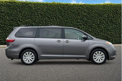 Predawn Gray Mica 2017 Toyota Sienna XLE