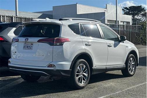 2018 Toyota RAV4 Hybrid LE