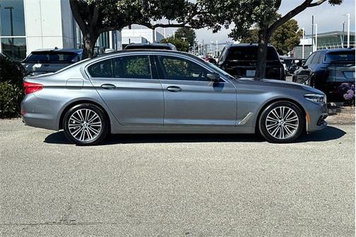 2017 BMW 540 540i