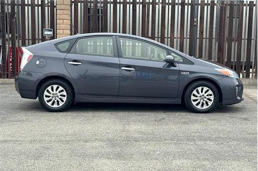 2013 Toyota Prius Plug-in Advanced