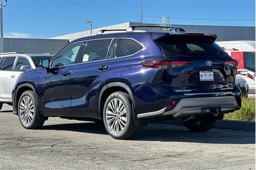 2026 Toyota Highlander Platinum