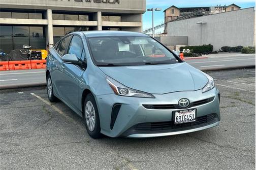 2020 Toyota Prius LE