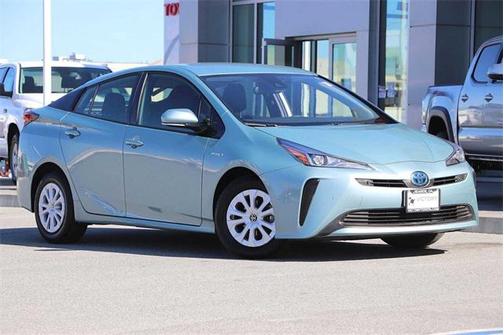 2020 Toyota Prius LE