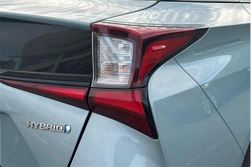 2020 Toyota Prius LE