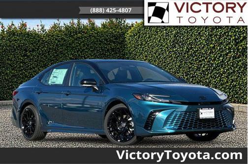 Ocean Gem/Midnight Black Metallic 2026 Toyota Camry XSE
