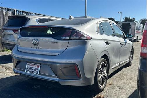 2021 Hyundai IONIQ Plug-In Hybrid SEL