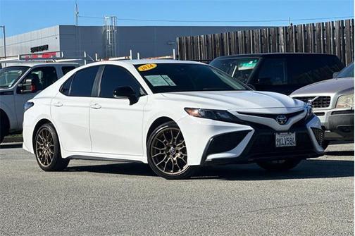 2024 Toyota Camry SE