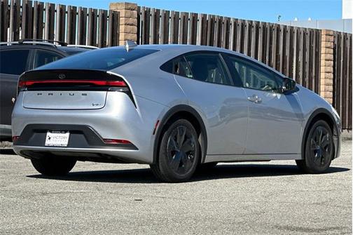 2025 Toyota Prius LE