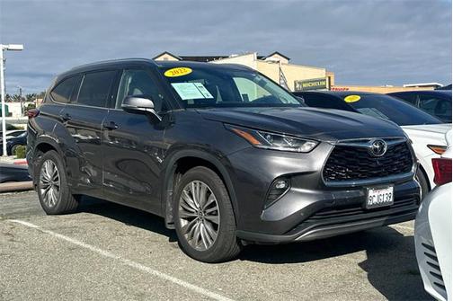 2022 Toyota Highlander Platinum
