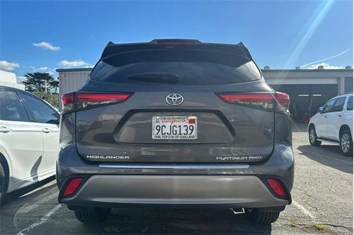 2022 Toyota Highlander Platinum