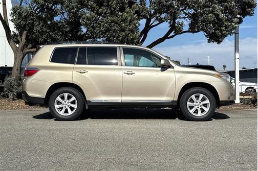 2012 Toyota Highlander SE