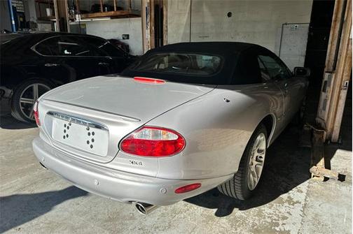 2002 Jaguar XKR Base