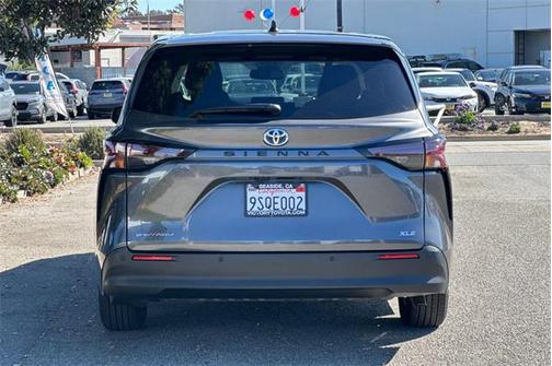 2025 Toyota Sienna XLE