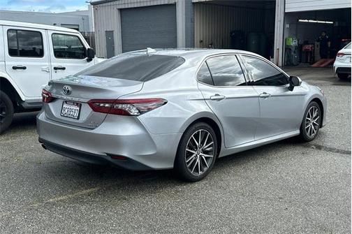 2023 Toyota Camry Hybrid XLE