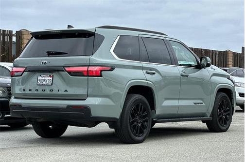 2023 Toyota Sequoia SR5
