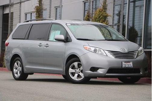 2016 Toyota Sienna LE