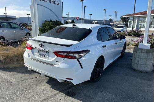 White 2022 Toyota Camry SE
