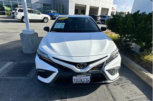 White 2022 Toyota Camry SE