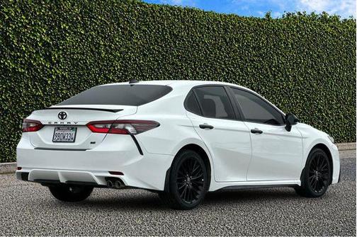 White 2022 Toyota Camry SE