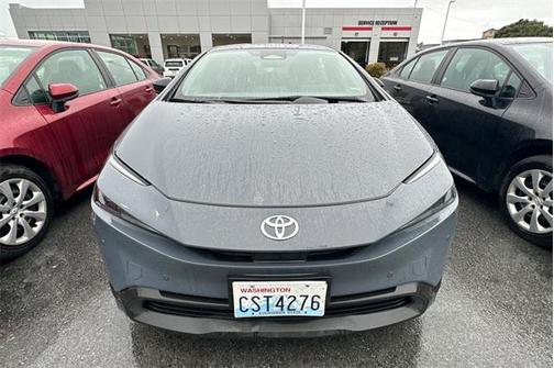 2025 Toyota Prius LE