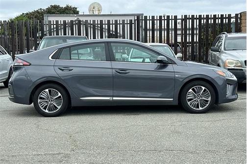 2020 Hyundai IONIQ Plug-In Hybrid SEL