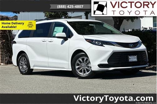 2025 Toyota Sienna LE