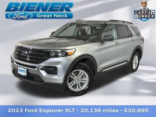 ICONIC SILVER METALLIC 2023 Ford Explorer XLT