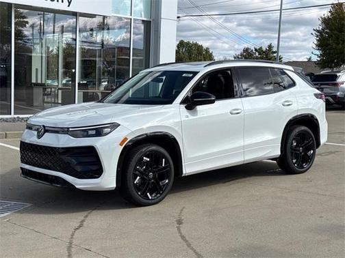 2025 Volkswagen Tiguan 2.0T SE R-Line Black