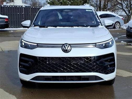 2026 Volkswagen Tiguan 2.0T SEL R-Line