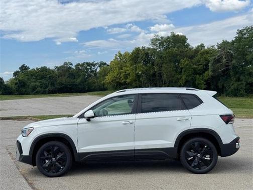2025 Volkswagen Taos 1.5T SE