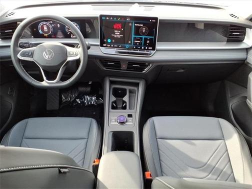 2025 Volkswagen Tiguan 2.0T SE