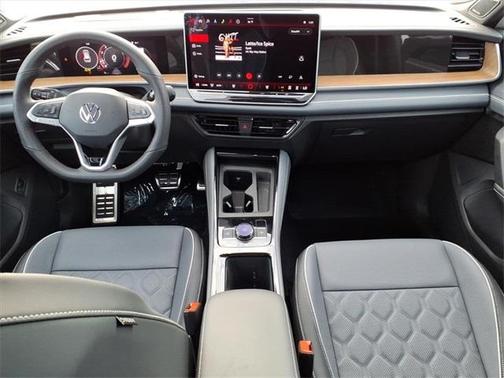 2026 Volkswagen Tiguan 2.0T SEL R-Line