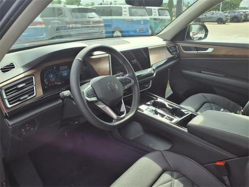2025 Volkswagen Atlas 2.0T SE