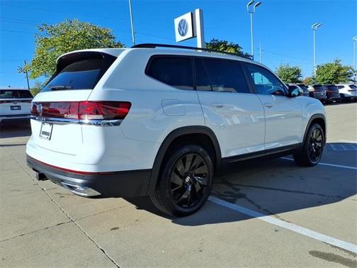 2025 Volkswagen Atlas 2.0T SE w/Technology