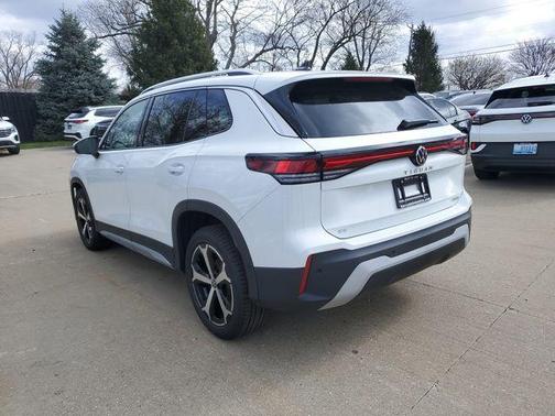 Pure White 2026 Volkswagen Tiguan 2.0T SE