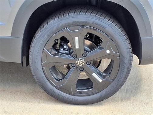 2025 Volkswagen Taos 1.5T SEL