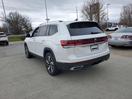 Opal White Pearl 2026 Volkswagen Atlas 2.0T SEL